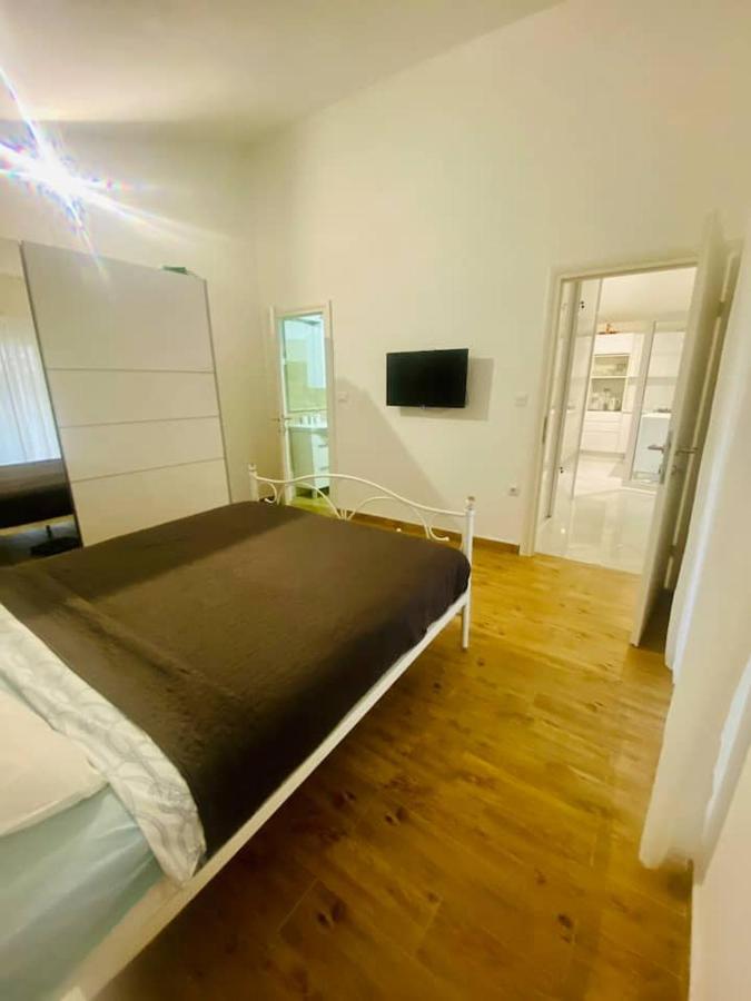 Apartments Eden Šišan Exteriör bild